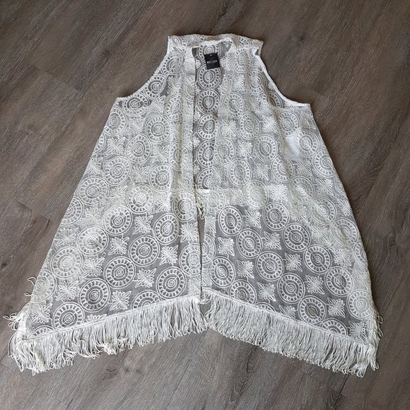 NWT Hollister Hi-low Fringed Vest - Picture 2 of 4